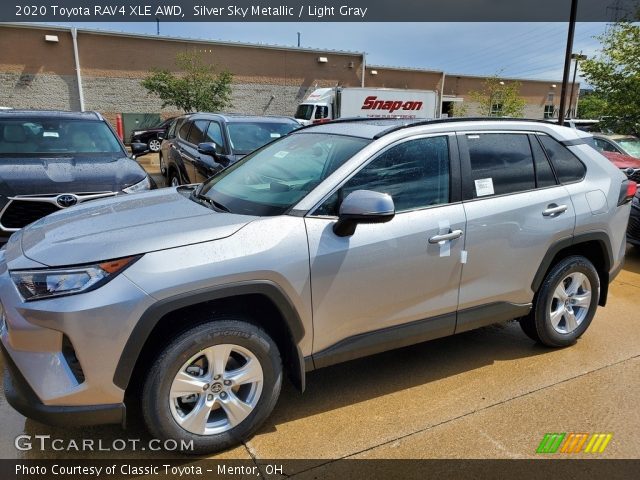 2020 Toyota RAV4 XLE AWD in Silver Sky Metallic
