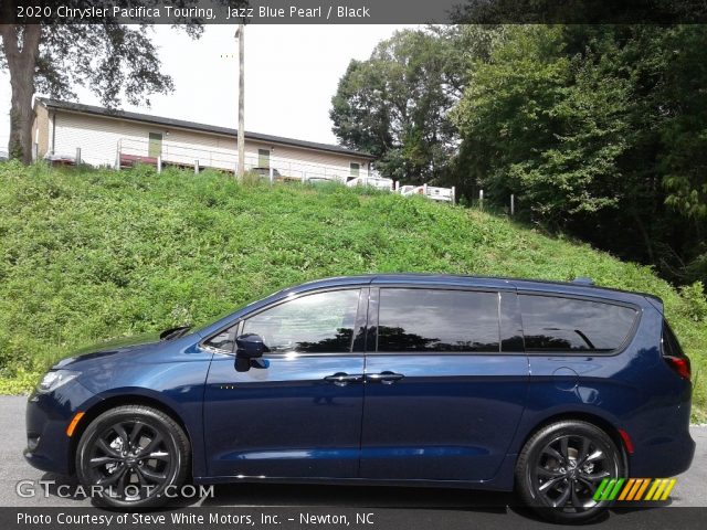 2020 Chrysler Pacifica Touring in Jazz Blue Pearl