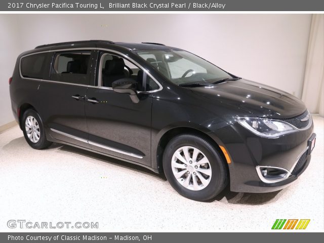 2017 Chrysler Pacifica Touring L in Brilliant Black Crystal Pearl