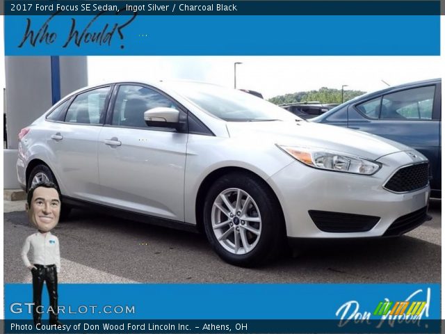 2017 Ford Focus SE Sedan in Ingot Silver