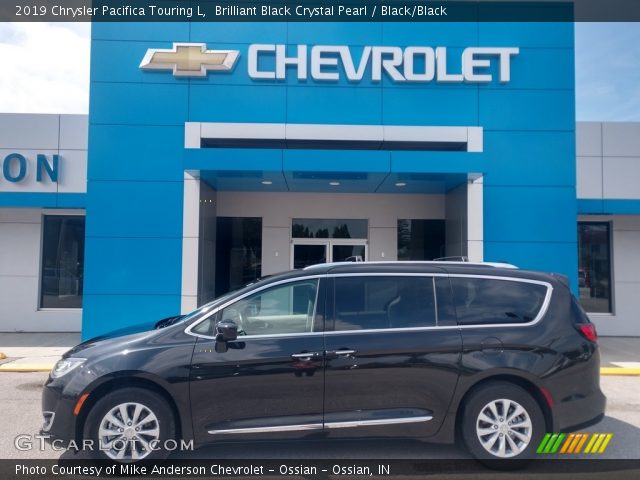 2019 Chrysler Pacifica Touring L in Brilliant Black Crystal Pearl