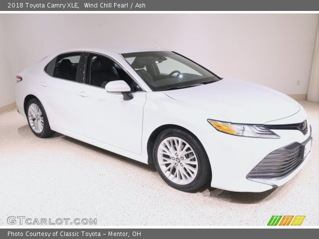 2018 Toyota Camry XLE in Wind Chill Pearl