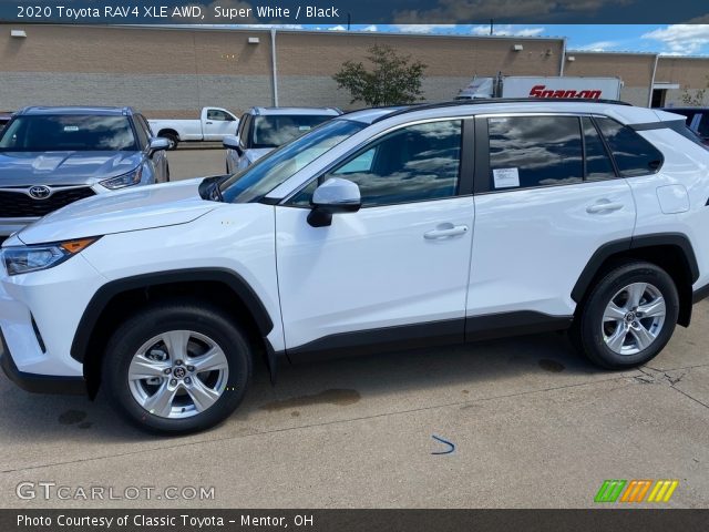 2020 Toyota RAV4 XLE AWD in Super White