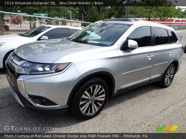 2019 Mitsubishi Outlander SEL in Alloy Silver Metallic