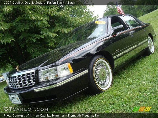 1997 Cadillac DeVille Sedan in Raven Black
