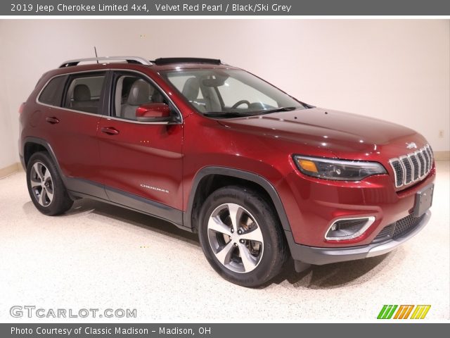 2019 Jeep Cherokee Limited 4x4 in Velvet Red Pearl