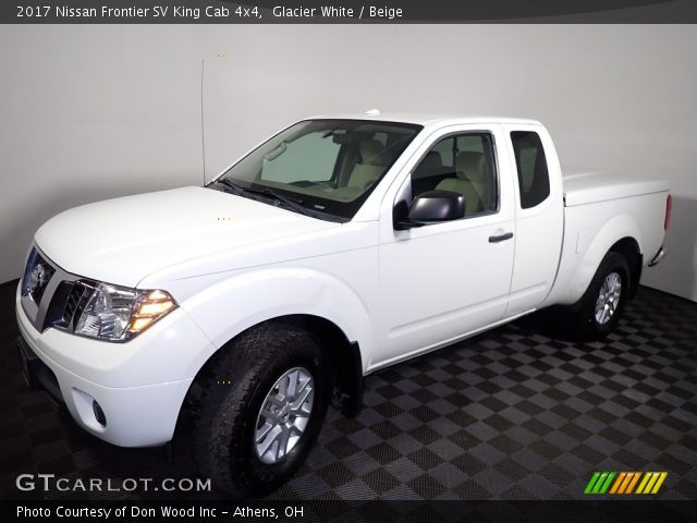 2017 Nissan Frontier SV King Cab 4x4 in Glacier White