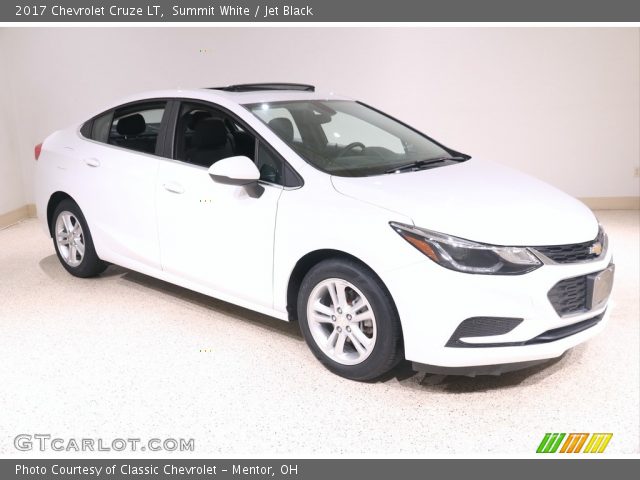 2017 Chevrolet Cruze LT in Summit White