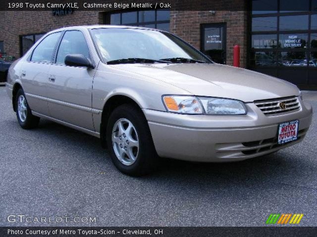 1998 Toyota Camry XLE in Cashmere Beige Metallic