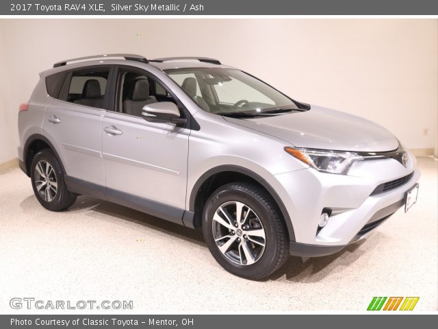 2017 Toyota RAV4 XLE in Silver Sky Metallic
