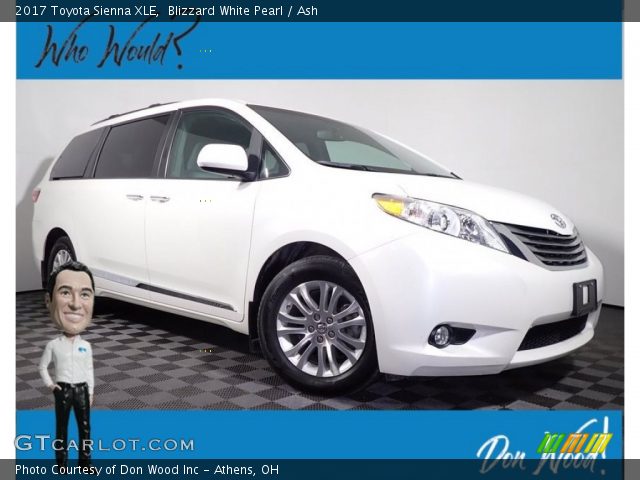 2017 Toyota Sienna XLE in Blizzard White Pearl