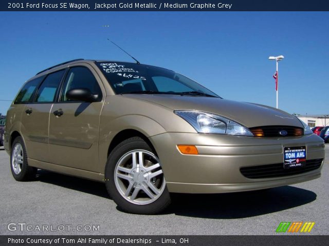 2001 Ford Focus SE Wagon in Jackpot Gold Metallic