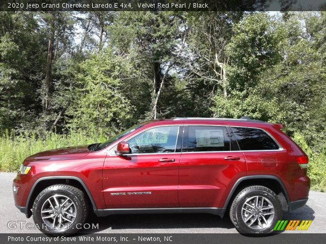 2020 Jeep Grand Cherokee Laredo E 4x4 in Velvet Red Pearl