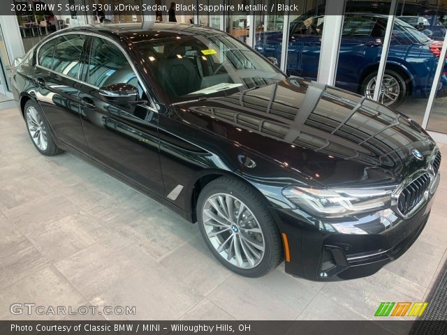 2021 BMW 5 Series 530i xDrive Sedan in Black Sapphire Metallic