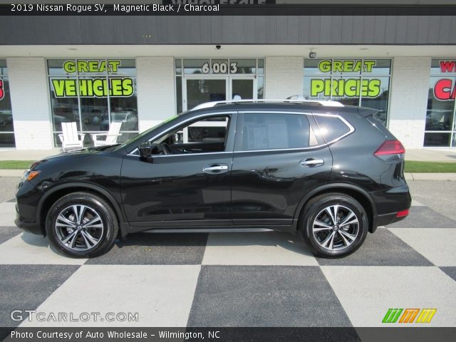 2019 Nissan Rogue SV in Magnetic Black