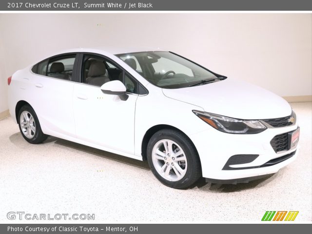 2017 Chevrolet Cruze LT in Summit White