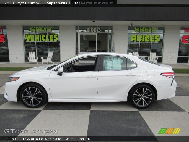 2020 Toyota Camry SE in Super White