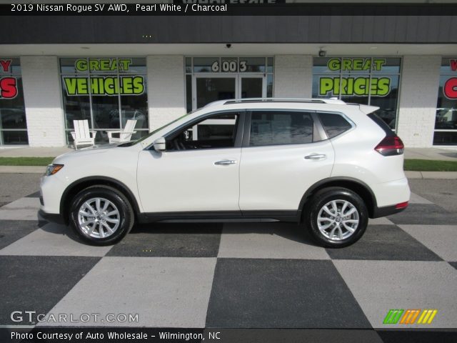 2019 Nissan Rogue SV AWD in Pearl White