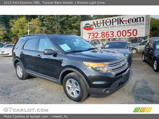 2013 Ford Explorer FWD in Tuxedo Black Metallic