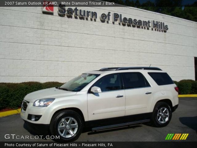 2007 Saturn Outlook XR AWD in White Diamond Tricoat