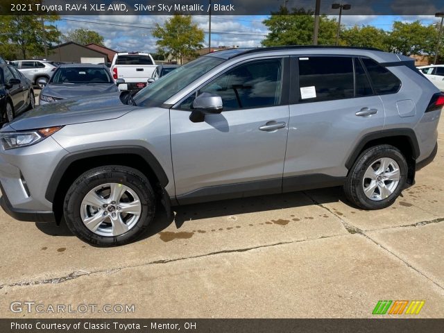 2021 Toyota RAV4 XLE AWD in Silver Sky Metallic