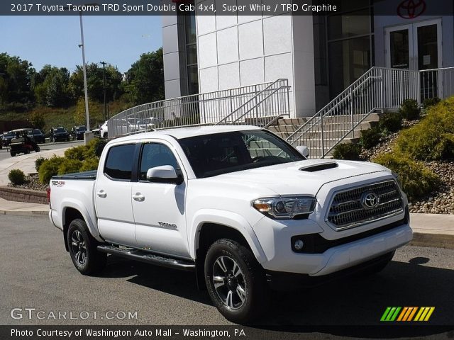 2017 Toyota Tacoma TRD Sport Double Cab 4x4 in Super White