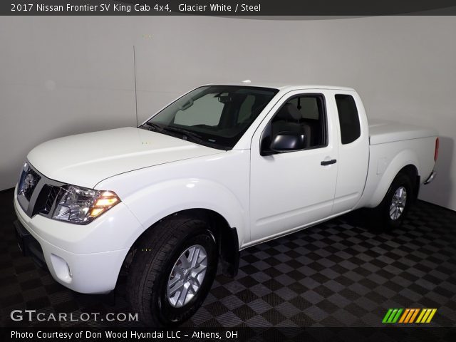 2017 Nissan Frontier SV King Cab 4x4 in Glacier White