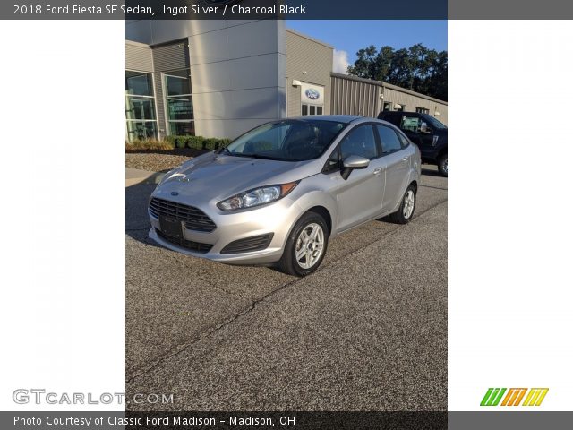 2018 Ford Fiesta SE Sedan in Ingot Silver