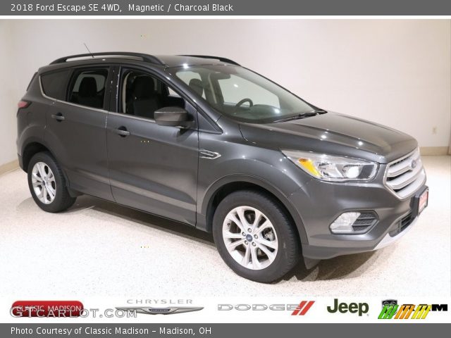 2018 Ford Escape SE 4WD in Magnetic