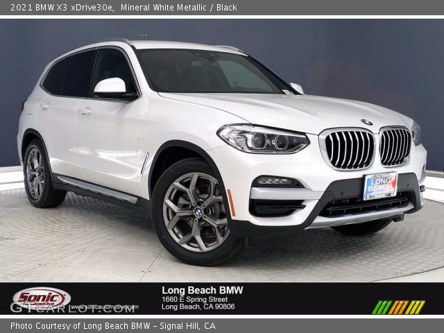 2021 BMW X3 xDrive30e in Mineral White Metallic