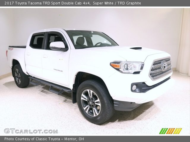 2017 Toyota Tacoma TRD Sport Double Cab 4x4 in Super White