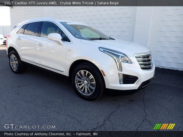 2017 Cadillac XT5 Luxury AWD in Crystal White Tricoat