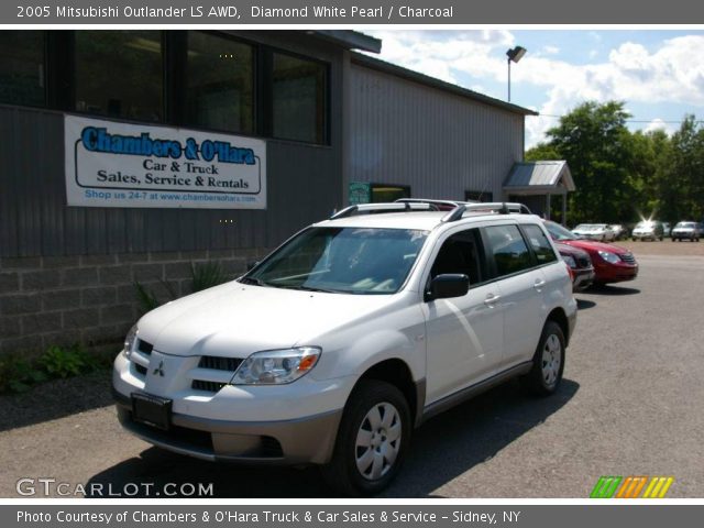 2005 Mitsubishi Outlander LS AWD in Diamond White Pearl