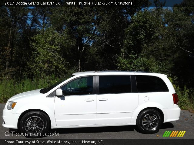 2017 Dodge Grand Caravan SXT in White Knuckle