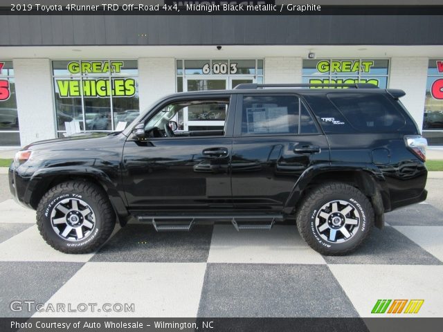 2019 Toyota 4Runner TRD Off-Road 4x4 in Midnight Black metallic