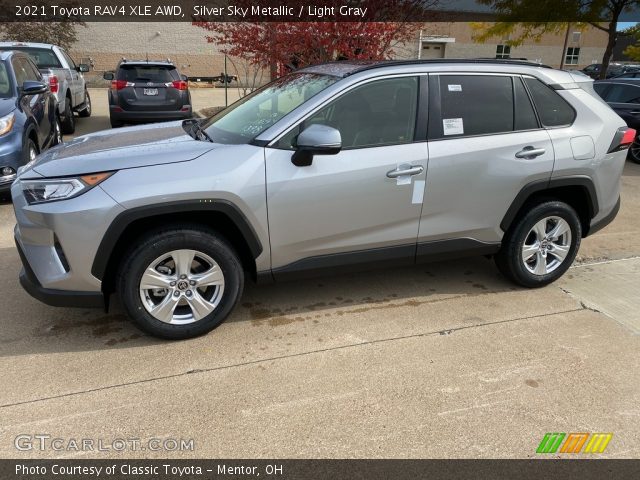 2021 Toyota RAV4 XLE AWD in Silver Sky Metallic