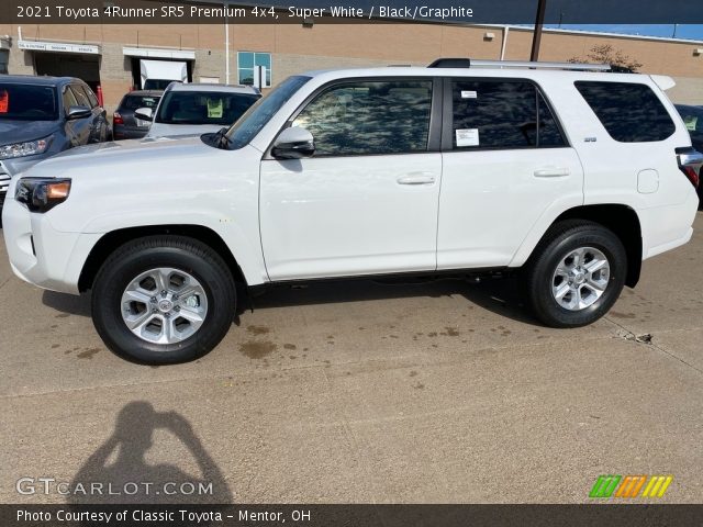 2021 Toyota 4Runner SR5 Premium 4x4 in Super White