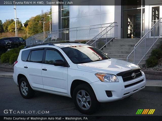 2011 Toyota RAV4 I4 4WD in Super White