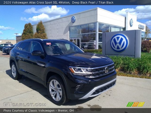 2020 Volkswagen Atlas Cross Sport SEL 4Motion in Deep Black Pearl