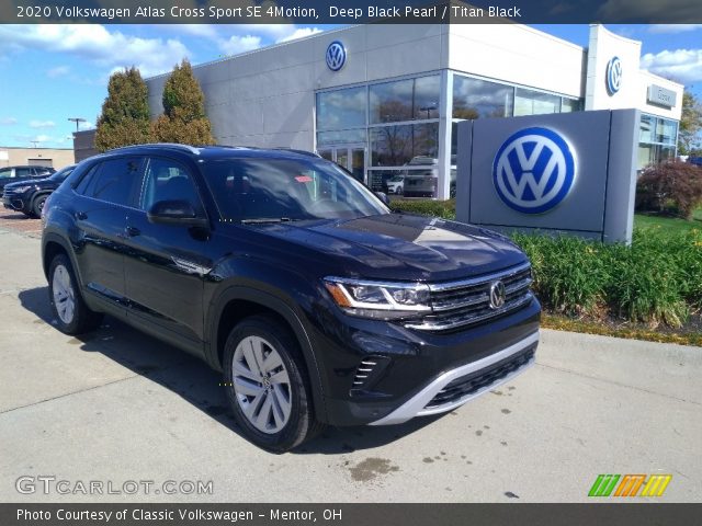 2020 Volkswagen Atlas Cross Sport SE 4Motion in Deep Black Pearl