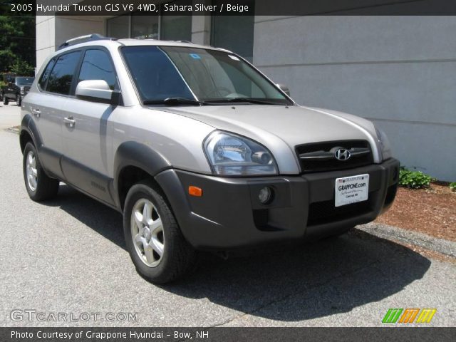 2005 Hyundai Tucson GLS V6 4WD in Sahara Silver