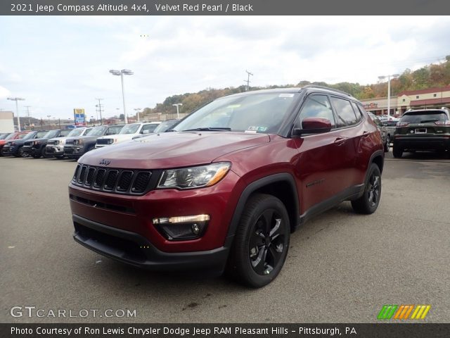 2021 Jeep Compass Altitude 4x4 in Velvet Red Pearl