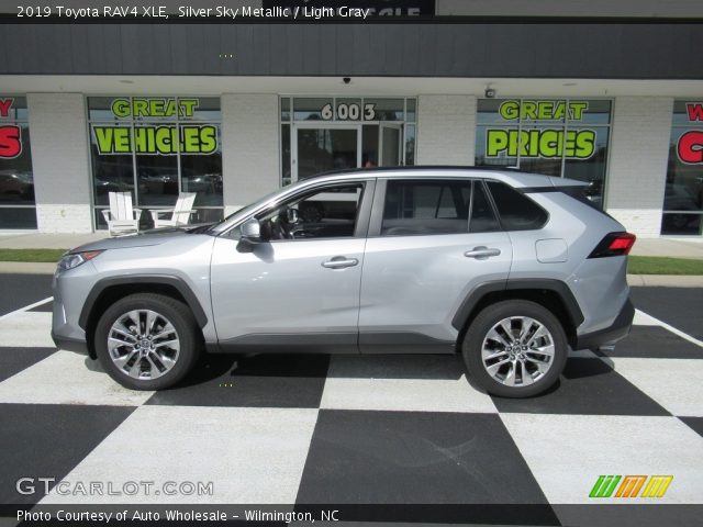 2019 Toyota RAV4 XLE in Silver Sky Metallic
