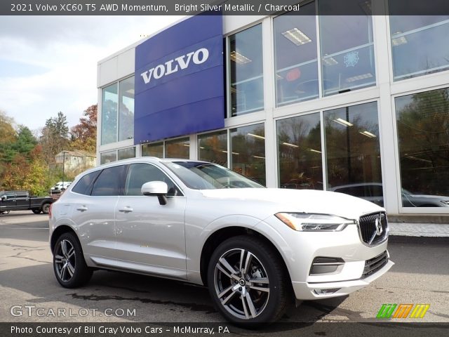 2021 Volvo XC60 T5 AWD Momentum in Bright Silver Metallic
