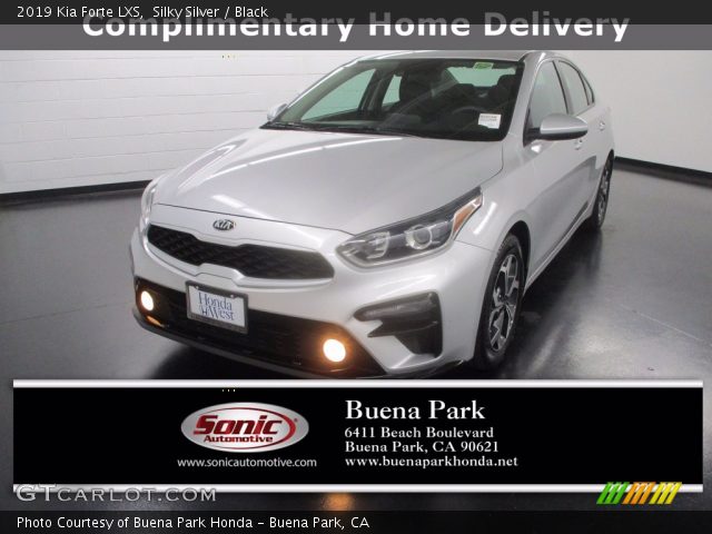 2019 Kia Forte LXS in Silky Silver