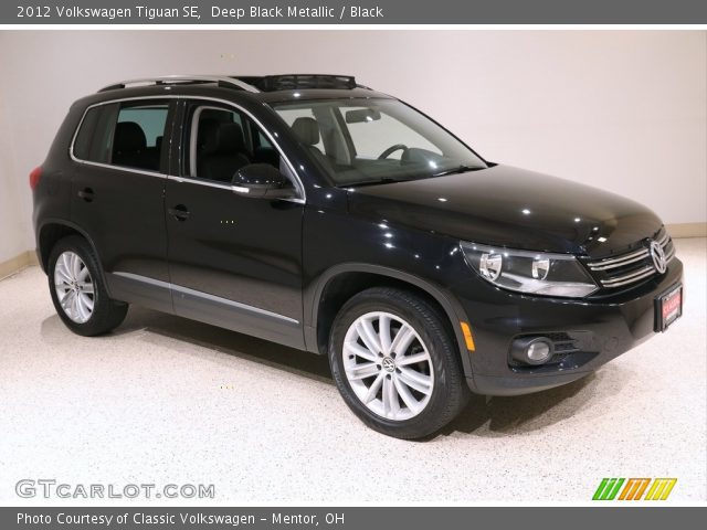 2012 Volkswagen Tiguan SE in Deep Black Metallic