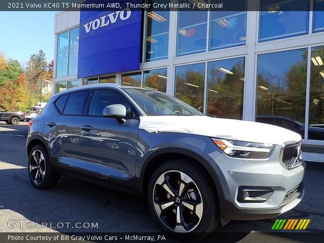 2021 Volvo XC40 T5 Momentum AWD in Thunder Grey Metallic