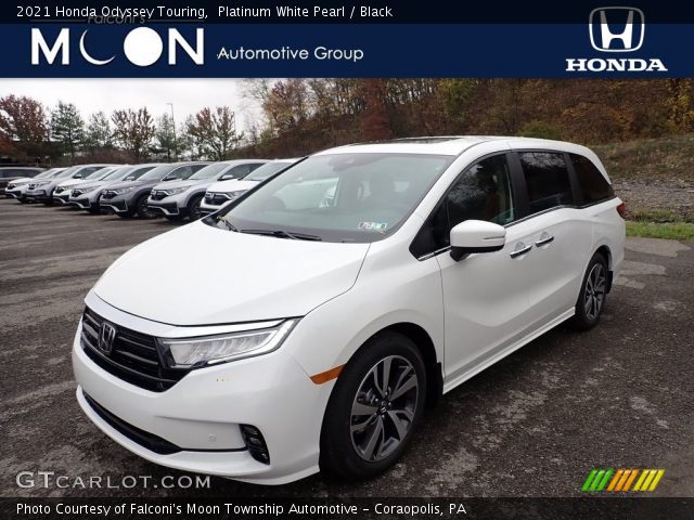 2021 Honda Odyssey Touring in Platinum White Pearl