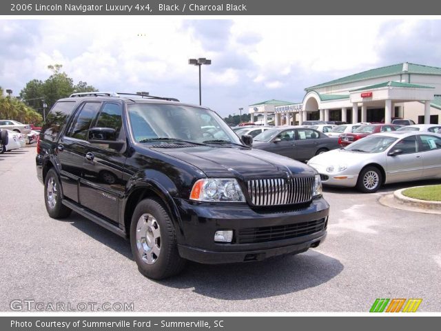 2006 Lincoln Navigator Luxury 4x4 in Black