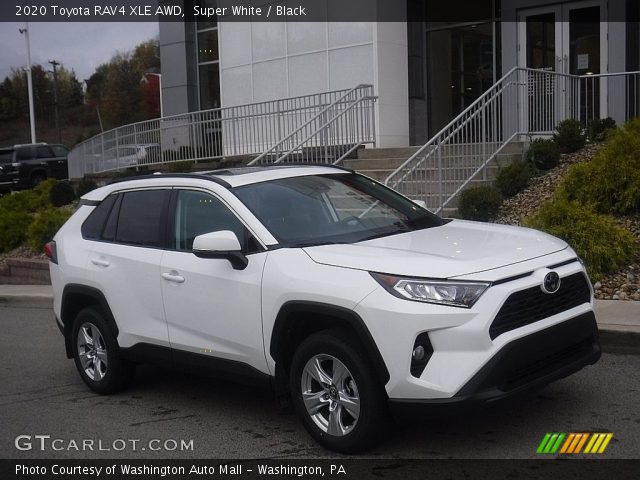 2020 Toyota RAV4 XLE AWD in Super White